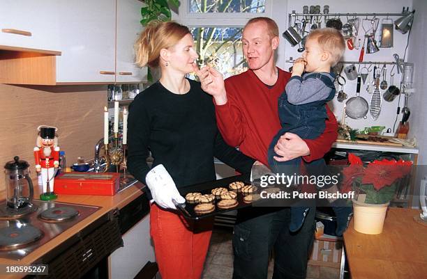 Sven Riemann, Cathrin Riemann, , Jo Riemann, , Homestory, Berlin, Deutschland, Europa, Adventszeit, Familie, Kind, Baby, backen, Küche, naschen,...