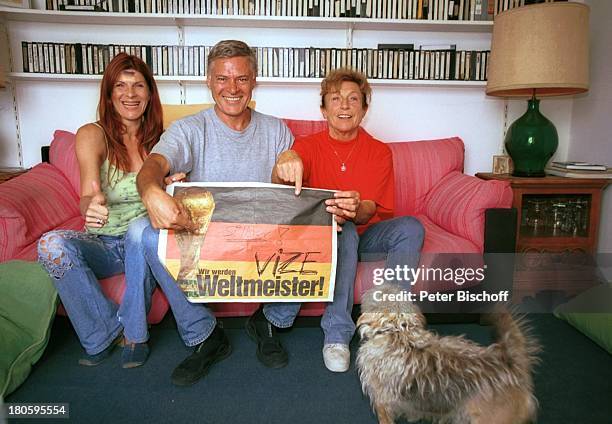 Claudia Wenzel , Lebensgefährte Rüdiger Joswig, Barbara Schroth , Villa "Casa Mütze" von Barbara Schroth, Ortasee, Italien, WM,...