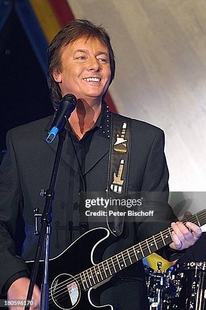 Chris Norman , "Gala zur Verleihung des Internationalen Schlagerpreises", von "RPR 2-Schlagerradio", Ludwigshafen, Bühne, Auftritt, Gitarre, Musiker,...