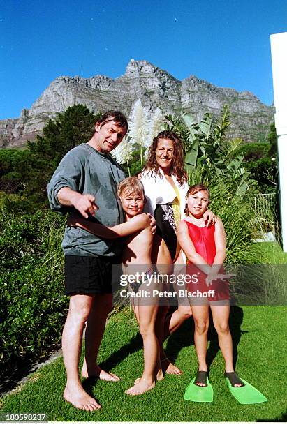 Heinz Hoenig, Ehefrau Simone Hoenig, Tochter Paula Hoenig, Sohn Lucas Hoenig, Mietvilla in Kapstadt, Südafrika, Afrika, Familie, Schauspieler,