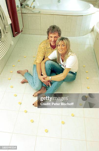 Bernhard Brink, Ehefrau Ute Brink, Homestory, Berlin, Deutschland, Europa, Frau, Bad, Badewanne,