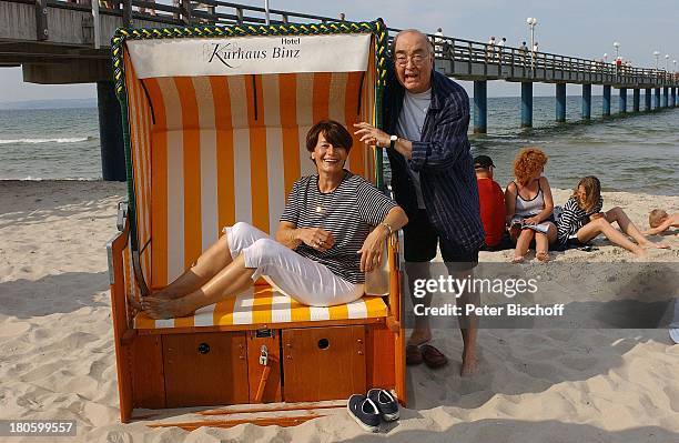 Ludwig Haas, Ehefrau Marianne, Kur-Urlaub im Ostseebad Binz, Insel Rügen, Frau, Strand, Meer, Strandkorb,