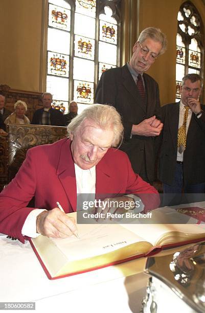 James Last, Bürgermeister Dr. Henning Scherf , Eintrag ins "Goldene Buch der Stadt Bremen", Bremen, Rathaus,