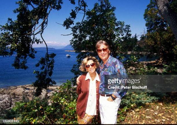 Günther Schramm, Ehefrau Gudrun Thielemann, Vancouver Island/Kanada, Nordamerika, Spaziergang, Ausblick, Wasser, Sonnenbrille,