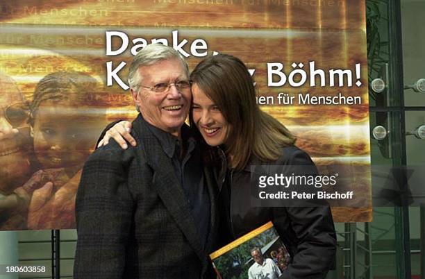 Karlheinz Böhm, Desiree Nosbusch, Pressekonferenz zur gemeinsamen ZDF-Gala, "Danke, Karlheinz Böhm", Berlin, Deutschland, Europa, Buch, Plakat,...