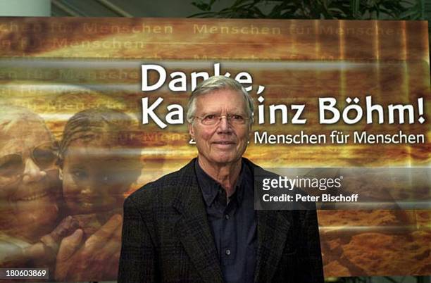 Karlheinz Böhm, Pressekonferenz zur gemeinsamen ZDF-Gala, "Danke, Karlheinz Böhm", Berlin, Deutschland, Europa, Plakat, Hilfsorganisation "Menschen...