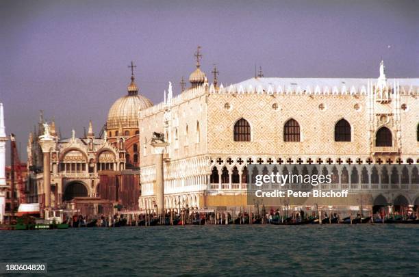 Venedig/Italien, Europa, "Dogenpalast", Boote, Gondeln, Kanal, Wasser, Reise,,