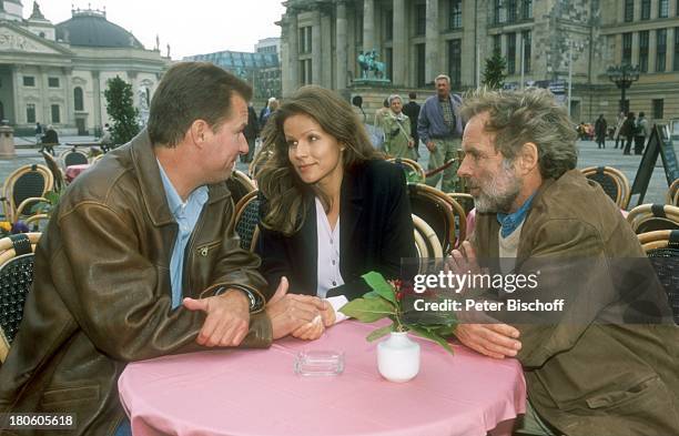 Thomas Fritsch, Leonore Capell, Ralf Lindermann , ZDF-Serie "Unser Charly", Folge 4 "In aller Freundschaft",