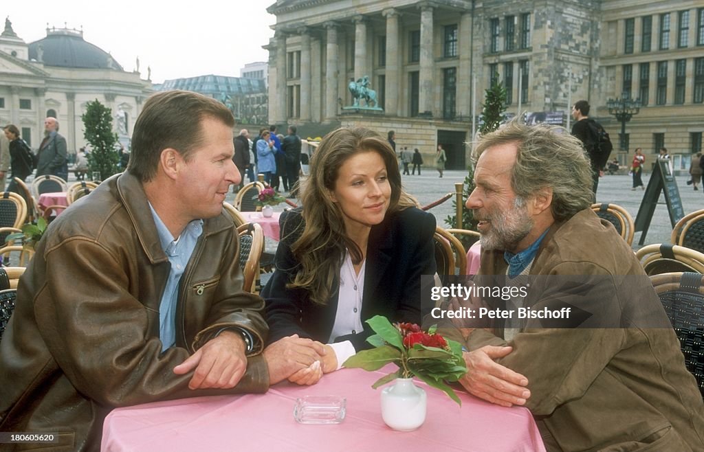 Thomas Fritsch, Leonore Capell, Ralf Lindermann (li.), ZDF-Serie