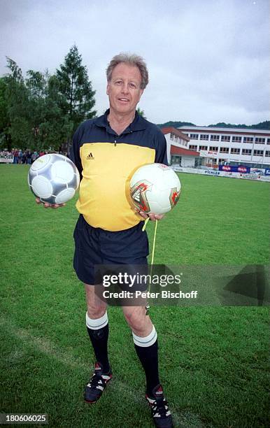 Gerhart Lippert , Benefiz-Fußball-Gala für Kinderkrebshilfe, Niederndorf/Österreich, Spielfeld, Spieler, Trikot, Sport, Sportkleidung, Fußball, Ball,...