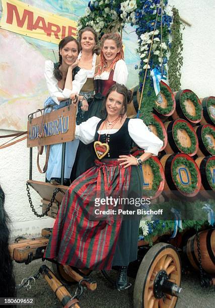 Celia Kim, Leonore Capell, Carolin Graller, Berrit Arnold , Feier zur 2000. Folge der ARD-Serie "Marienhof", München, , "Bavaria"-Filmgelände,...
