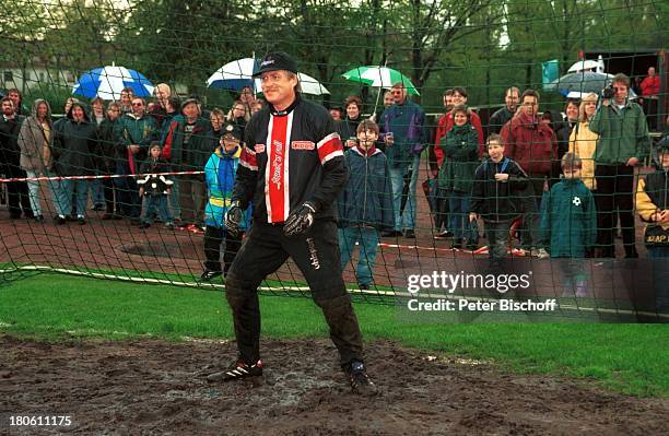 Klaus Baumgart, , Zuschauer, Benefiz-Fußballspiel zugunsten Mukoviszidose-Kranker, Bremen, Fußball-Trikot, Sport, Fußball, Torwart-Trikot, Trikot,...