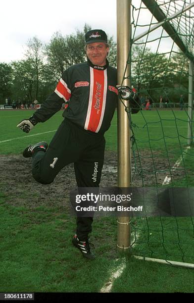 Klaus Baumgart, , Zuschauer, Benefiz-Fußballspiel zugunsten Mukoviszidose-Kranker, Bremen, Fußball-Trikot, Sport, Fußball, Torwart-Trikot, Trikot,...