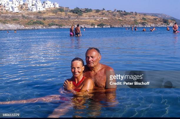 Werner Kreindl , Ehefrau Diana Körner, Bodrum/Türkei, Urlaub, Mittelmeer, baden, Bad, Bikini, Sonnenbrille, umarmen, Frau, Brille,