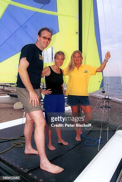 Sascha Heuser Ehemann, Nadine Spruß, Club-Begleiterin, , Mann, Urlaub, Belek/Türkei, , "Club Aldiana", Segelboot, Boot Strand, Sonnenbrille, ;