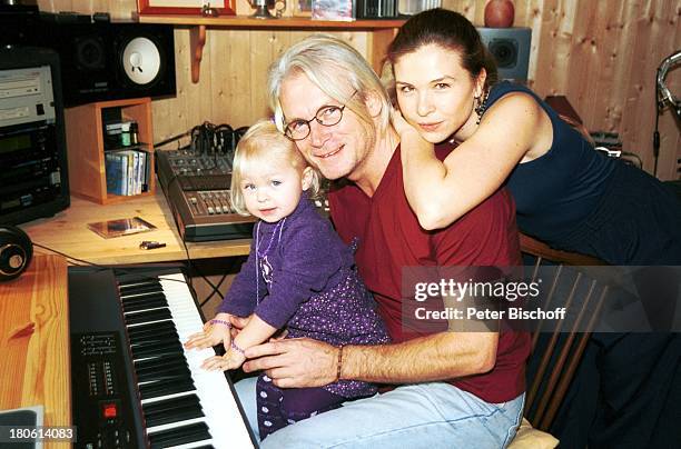 Susanna Wellenbrink, Lebensgefährte Mike Toole, , Susannas Tochter Mia Wellenbrink , Homestory, Mühldorf/bei München, Keyboard, Tonstudio,...