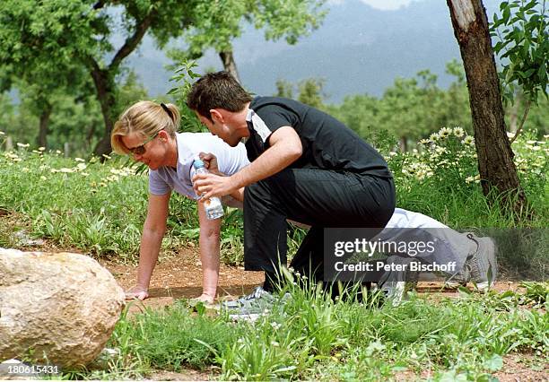 Barbara Rudnik, Franklin Schmidt , ZDF-Taktik-Show "Auge um Auge", Mallorca/Balearen/Spanien, Liegestütze, Fitness, Sonnen-Brille,