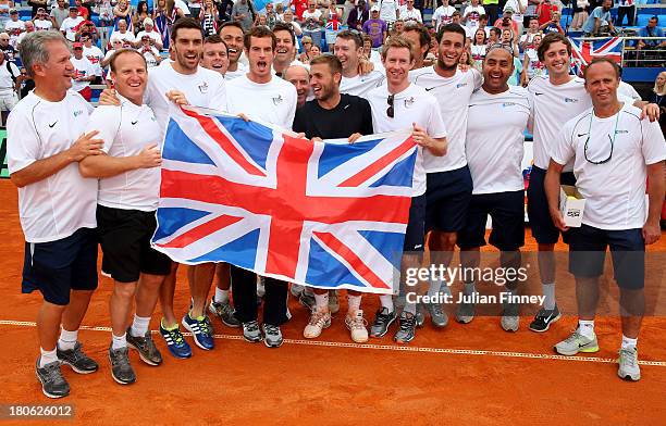 Team GB Louis Cayer, Matt Little, Colin Fleming, Leon Smith, Ross Hutchins, Andy Murray Daniel Evans, Jonny Marray, Colin Beecher and James Ward...