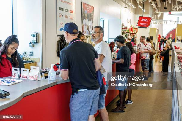 Long Line At Store 2,955 Long Line At Store Stock Photos, High-Res Pictures, and Images ...