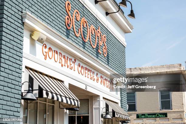 Forsyth, Georgia, Scoops coffee ice cream shop exterior.