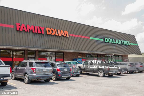 Glennville, Georgia, Family Dollar, Dollar Tree, competing discount stores.