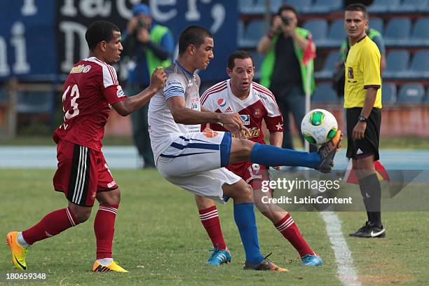 Edgar Castellanos of Zulia FC in action during a match between Zulia FC and Caracas FC as part of the Torneo Apertura 2013 on September 15, 2013 in...