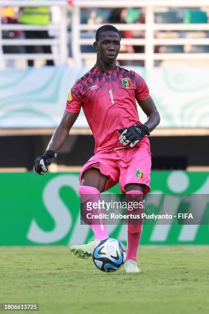 Bourama Kone of Mali takes a goal kick during the FIFA U-17 World Cup Round of 16 match between Mali and Mexico at Gelora Bung Tomo Stadium on...