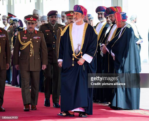 November 2023, Oman, Maskat: Haitham bin Tariq bin Taimur al-Said, Sultan of Oman, emerges from the Sultan's palace to greet Federal President...