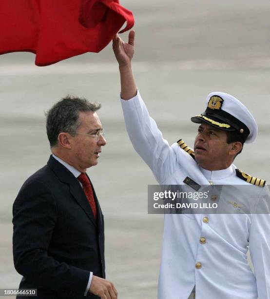 Colombian president Alvaro Uribe is welcomed with military honours at Santiago's airport on November 8th, 2007. Uribe arrived in Chile to attend the...