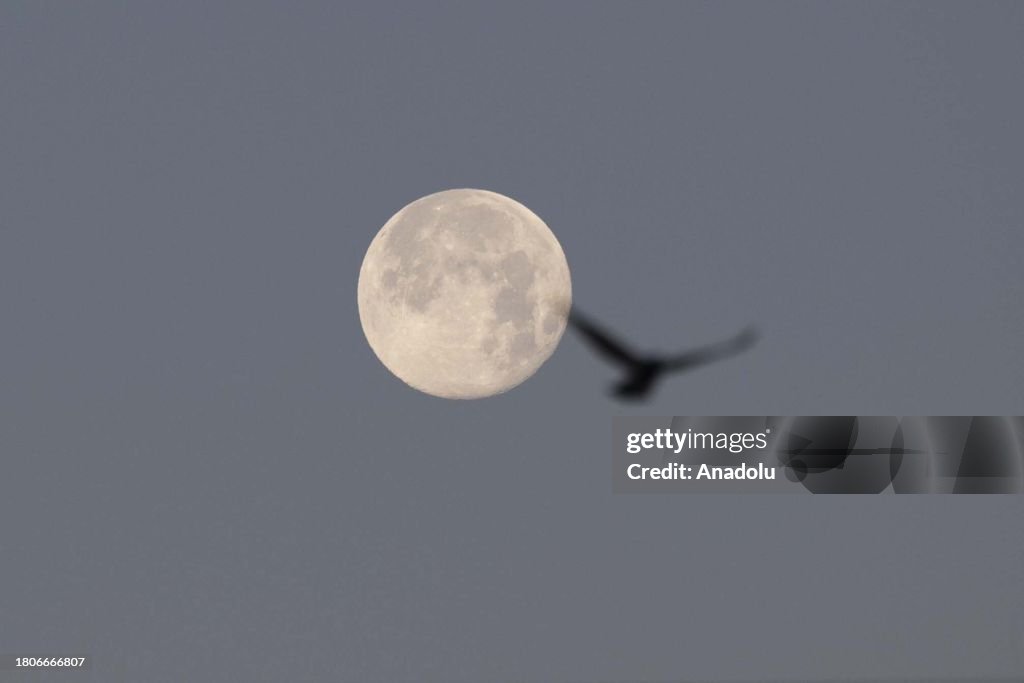 Full moon in London