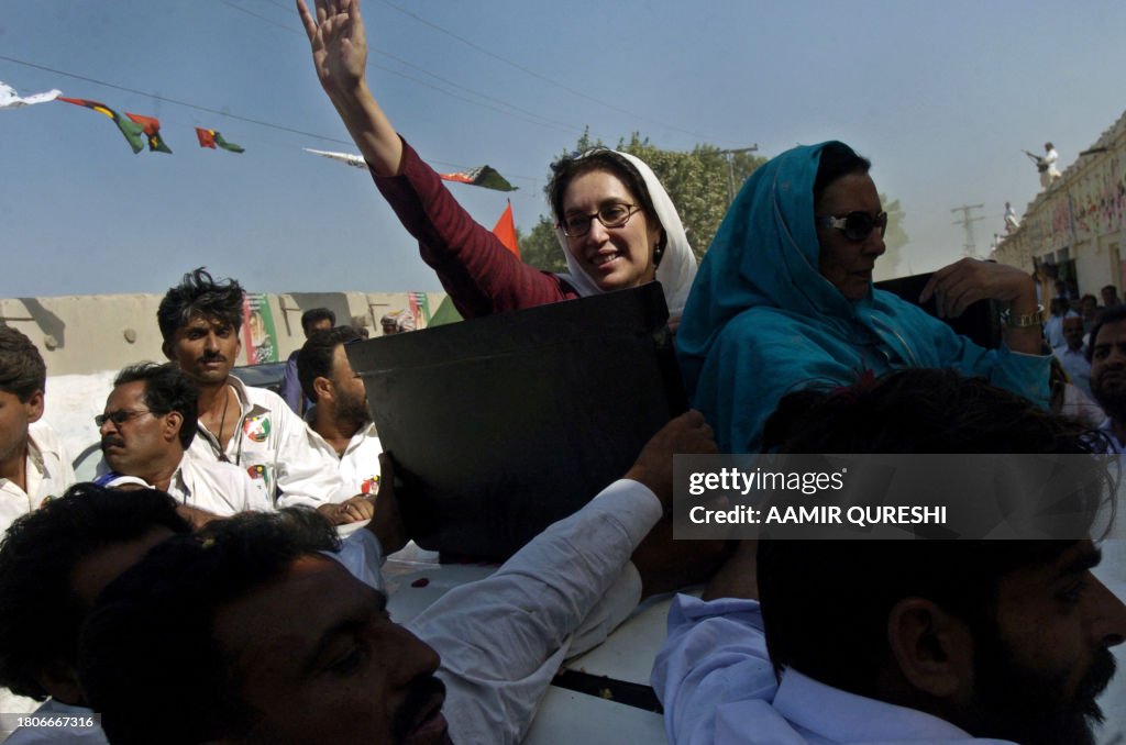 TOPSHOT-PAKISTAN-POLITICS-ATTACKS-BHUTTO-VISIT