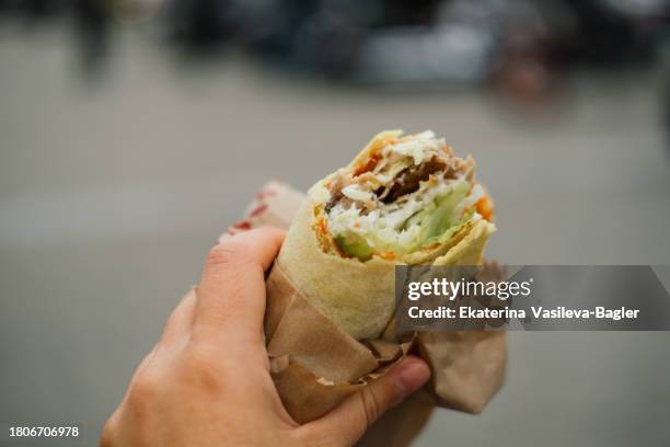 fast food, unhealthy food - kebab stock-fotos und bilder