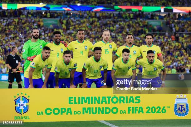 Players of Brazil pose for the team photo prior to a FIFA World Cup 2026 Qualifier match between Brazil and Argentina at Maracana Stadium on November...