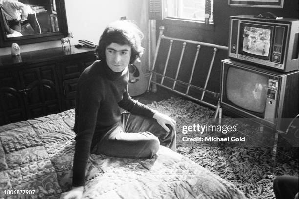 Comedian David Steinberg in an apartment, relaxing and preparing for a Tonight Show with Johnny Carson as substitute host appearance by Mr. Steinberg...