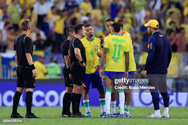 Gabriel Jesus of Brazil and teammates argue with referee Piero Maza after a FIFA World Cup 2026 Qualifier match between Brazil and Argentina at...