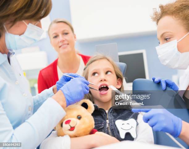 Dentista Higienista Me E Menina, Foto de stock