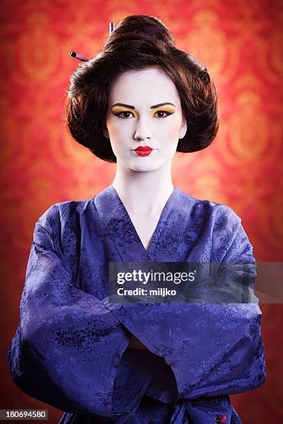 Multistar Geisha Geisha Hairstyle Photos et images de collection - Getty Images