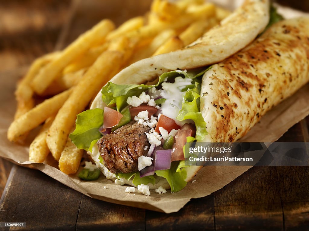 Carne de Vaca Souvlaki Wrap
