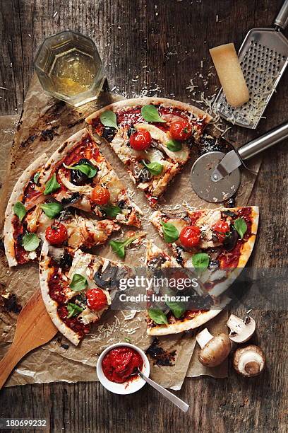 pizza - italian food and wine stock pictures, royalty-free photos & images