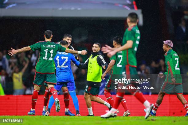 Players of Mexico celebrate the victory against Honduras during the CONCACAF Nations League quarterfinals second leg match between Mexico and...