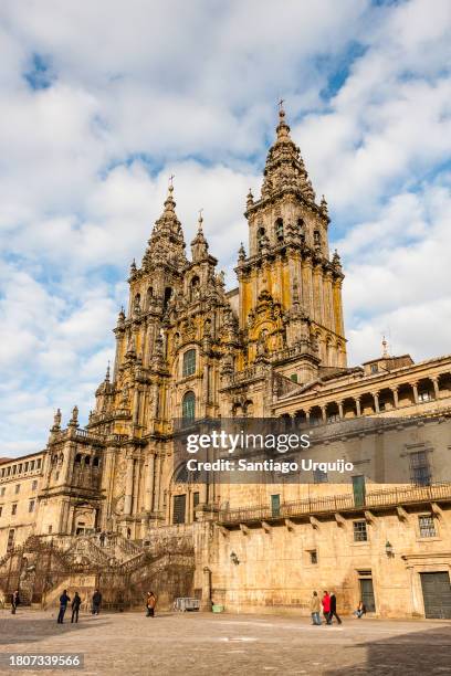 facade of santiago de compostela cathedral - cattedrale di san giacomo a santiago di compostela foto e immagini stock