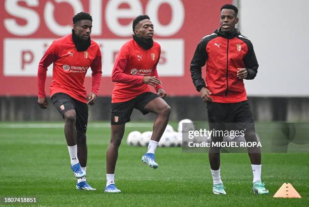 Sporting Braga's Sweden's defender Joe Mendes, Sporting Braga's Spanish midfielder Alvaro Djalo and Sporting Braga's Colombian defender Cristian...