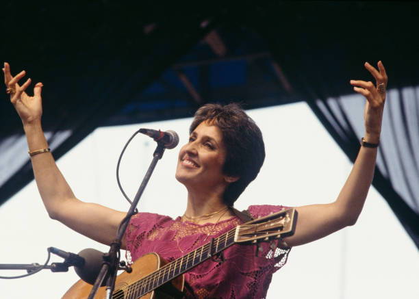 La chanteuse américaine Joan Baez en concert, le 17 juin 1984 à Nice.