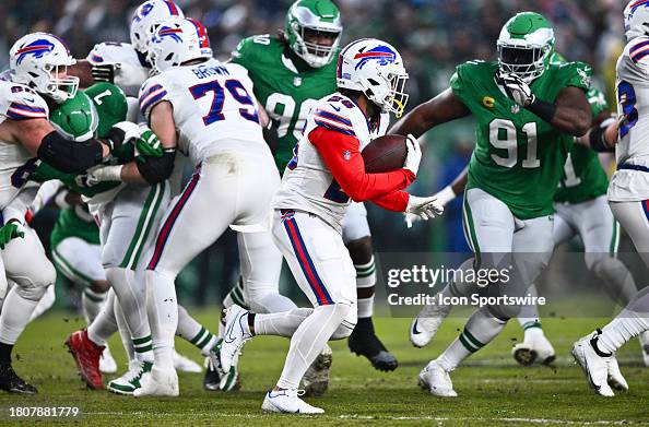 Buffalo Bills Running Back Ty Johnson carries the ball in the first ...