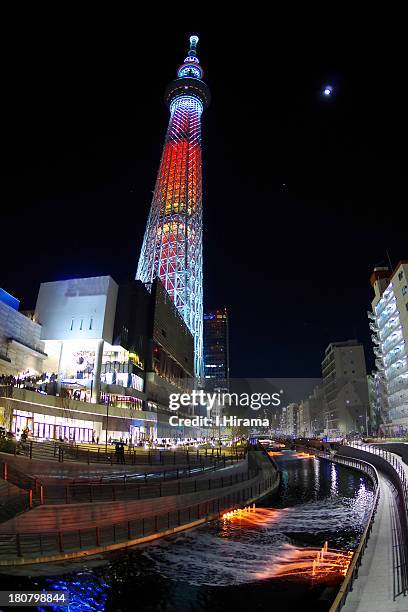 tokyo skytree special red lighting-up - tokyo skytree stock pictures, royalty-free photos & images