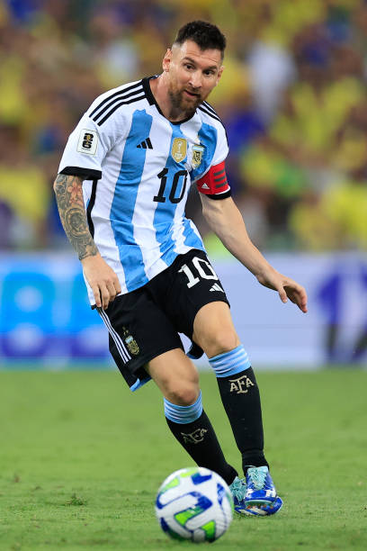 Lionel Messi of Argentina kicks the ball during a FIFA World Cup 2026 Qualifier match between Brazil and Argentina at Maracana Stadium on November...