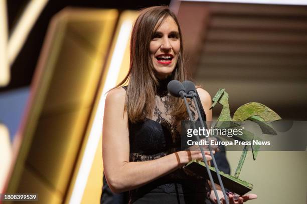 The announcer of 'el Bunquer', Neus Rossell, collects an award during the gala of the Premios Ondas 2023, at the Gran Teatre del Liceu, on 22...