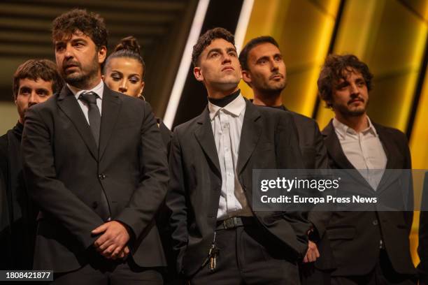 The team of the series 'La Ruta' collects an award during the gala ceremony of the Premios Ondas 2023, at the Gran Teatre del Liceu, on 22 November,...