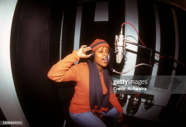 Yo Site Rapper 6,757 The Works Recording Studio Stock Photos, High-Res Pictures, and ...