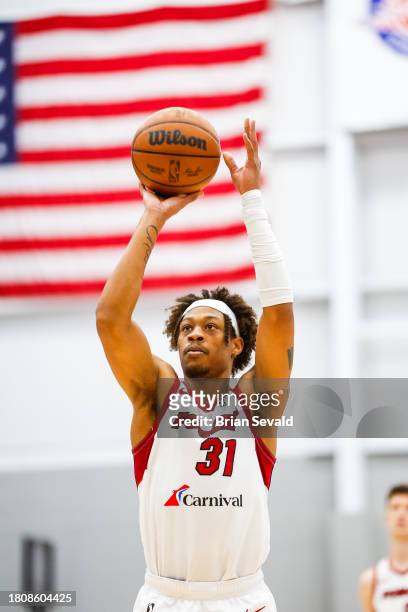 Alondes Williams of the Sioux Falls Skyforce shoots a free throw during the game against the Motor City Cruise on November 28, 2023 in Detroit,...